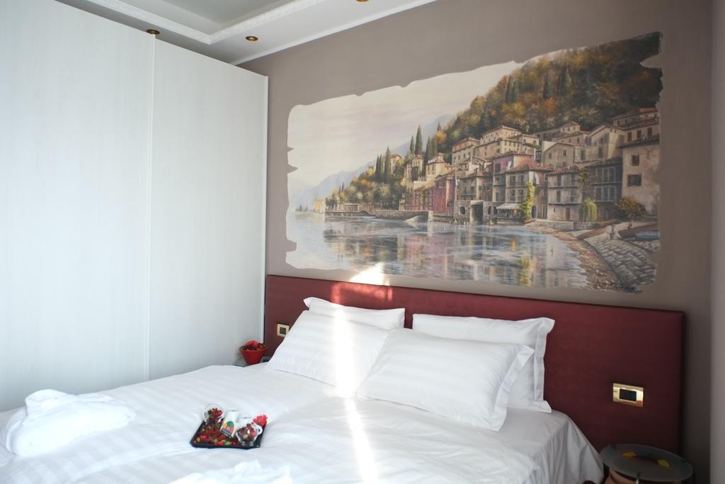 Michelangelo B&B Варенна Экстерьер фото