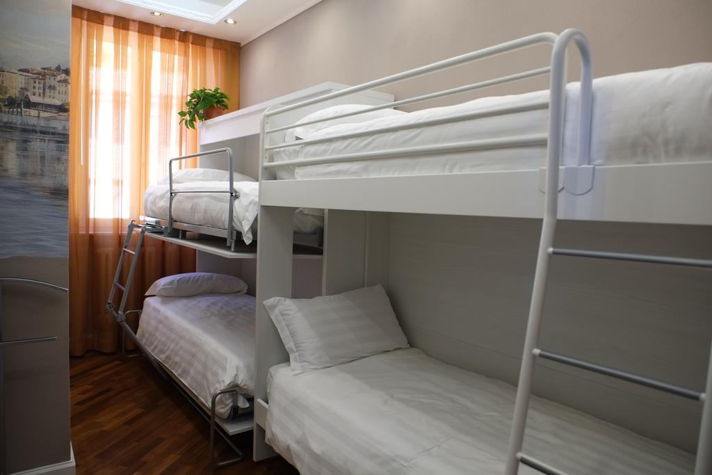 Michelangelo B&B Варенна Экстерьер фото